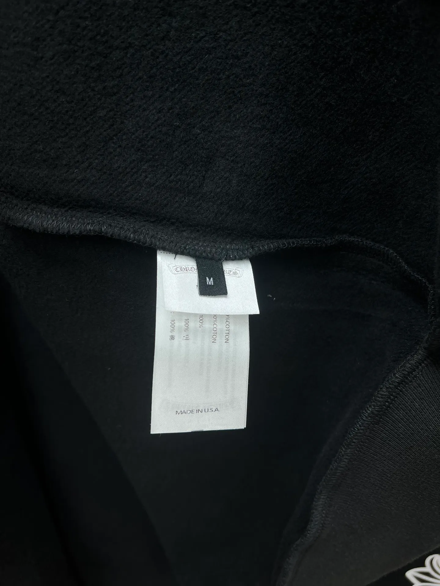 P450 Chrome Hearts 25ss new scroll zipper guard, the chest and back are classic scrolls, and the chromehearts on both sides of the arms are very classic in Sanskrit. Size: S.M.L.XL.
